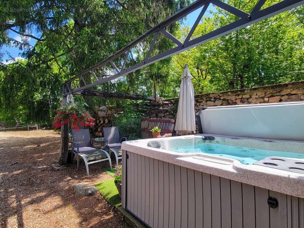 Maison à VILLEFRANCHE-DE-ROUERGUE