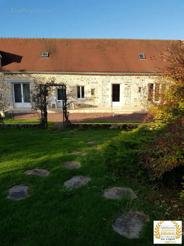 Maison à CONDE-SUR-SARTHE