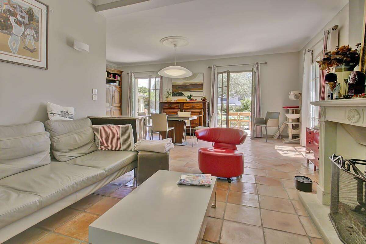 Maison familiale 5 chambres sur un magnifique terrain - photo 5