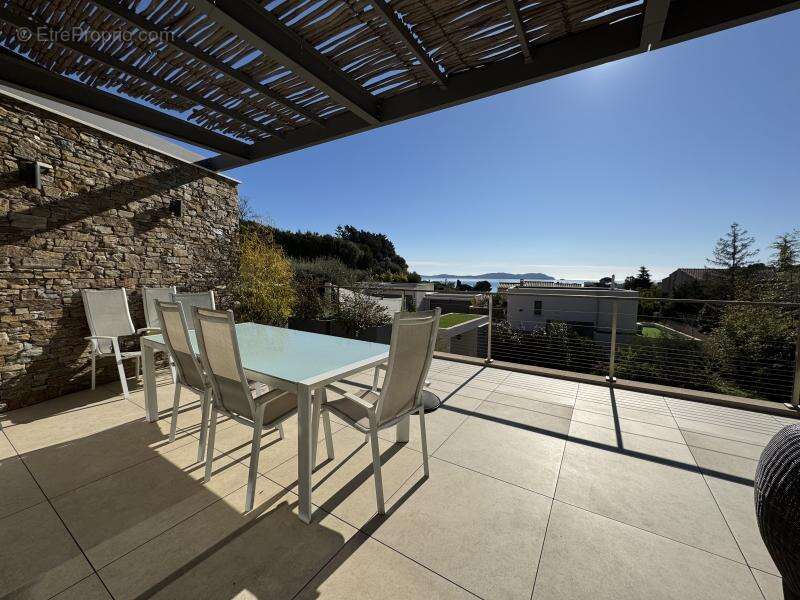 Maison à CARQUEIRANNE