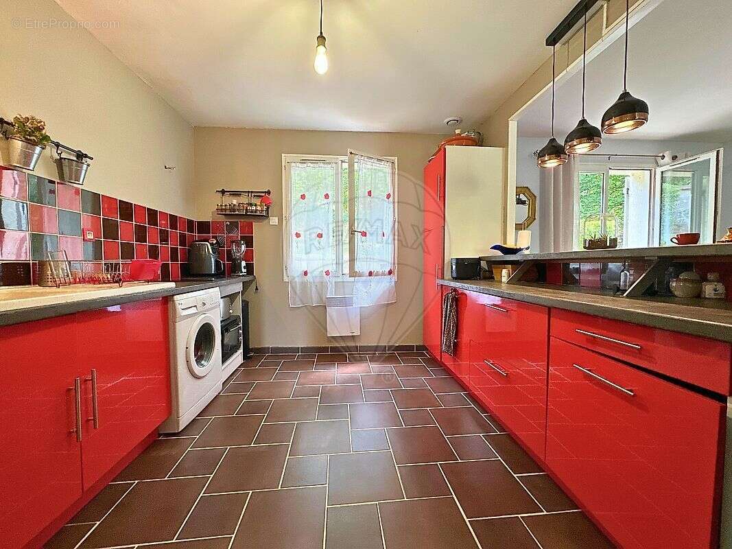 Maison à MONTREUIL-AUX-LIONS