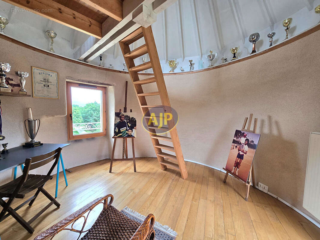 PLESSE - bien d'exception 6 chambres - photo 14