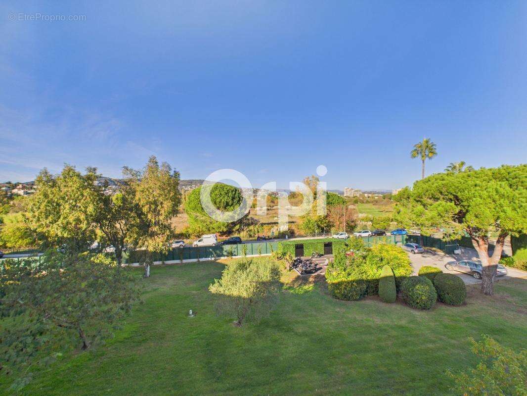 Appartement à MANDELIEU-LA-NAPOULE