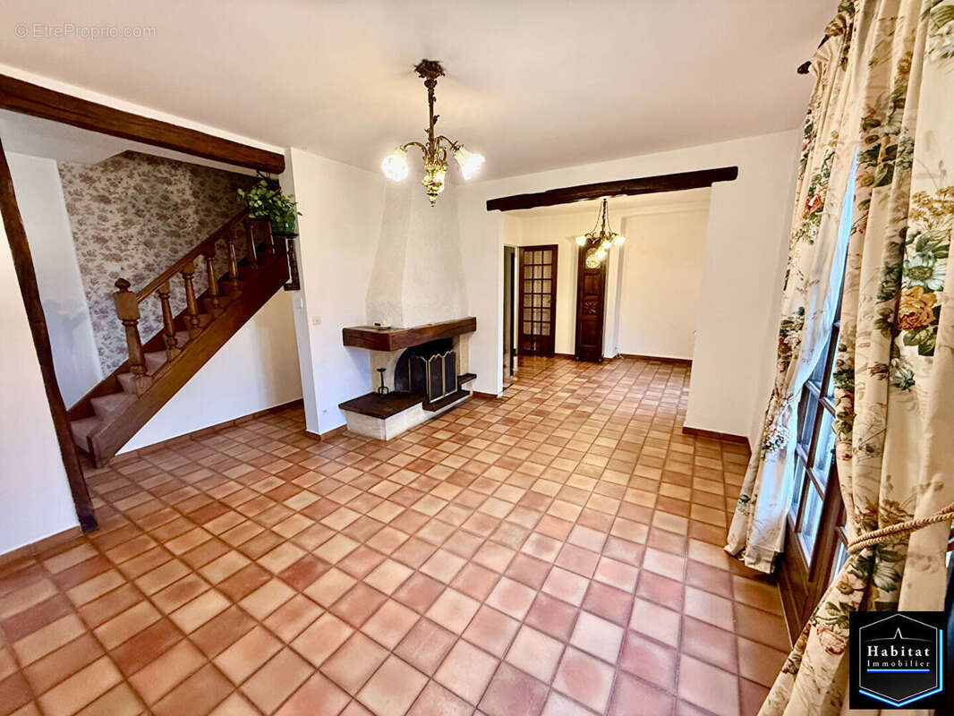 Maison à NANTEUIL-LE-HAUDOUIN