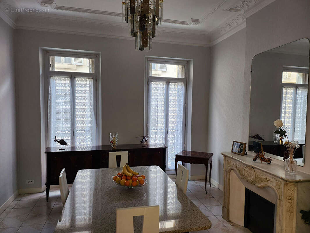 Appartement à MARSEILLE-6E