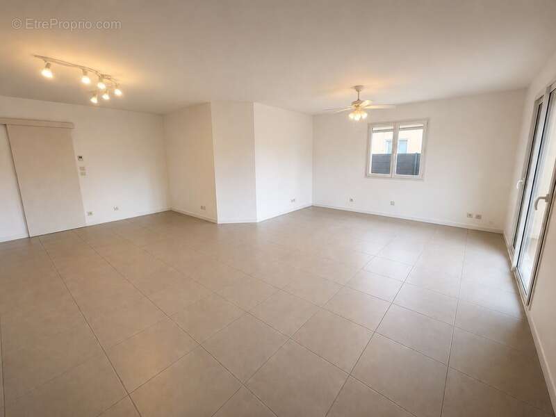 Moulis-en-Médoc – Plain-pied en parfait état, 3 chambres, cuisine neuve et climatisation - photo 3