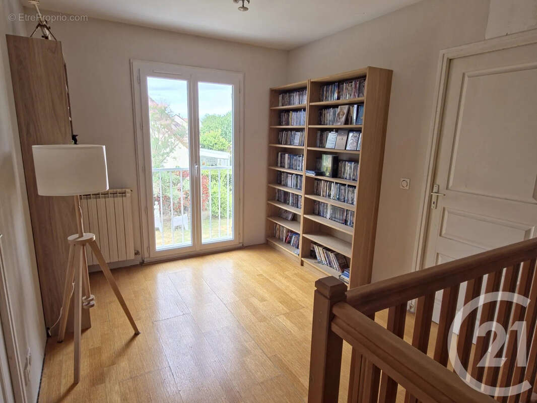 Maison 111 m² à Chelles  - photo 5