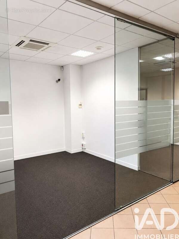 Commerce 180 m² à Sin-Le-Noble  - photo 3