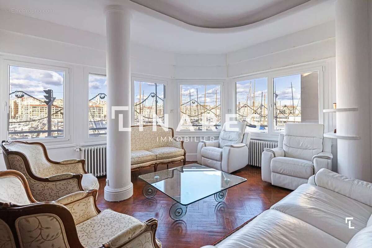Appartement à MARSEILLE-1E