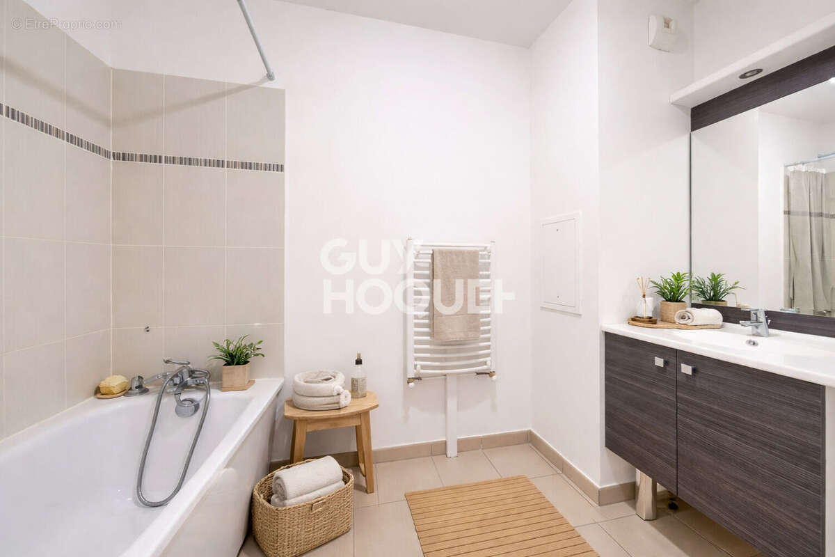 Appartement à AUBERVILLIERS