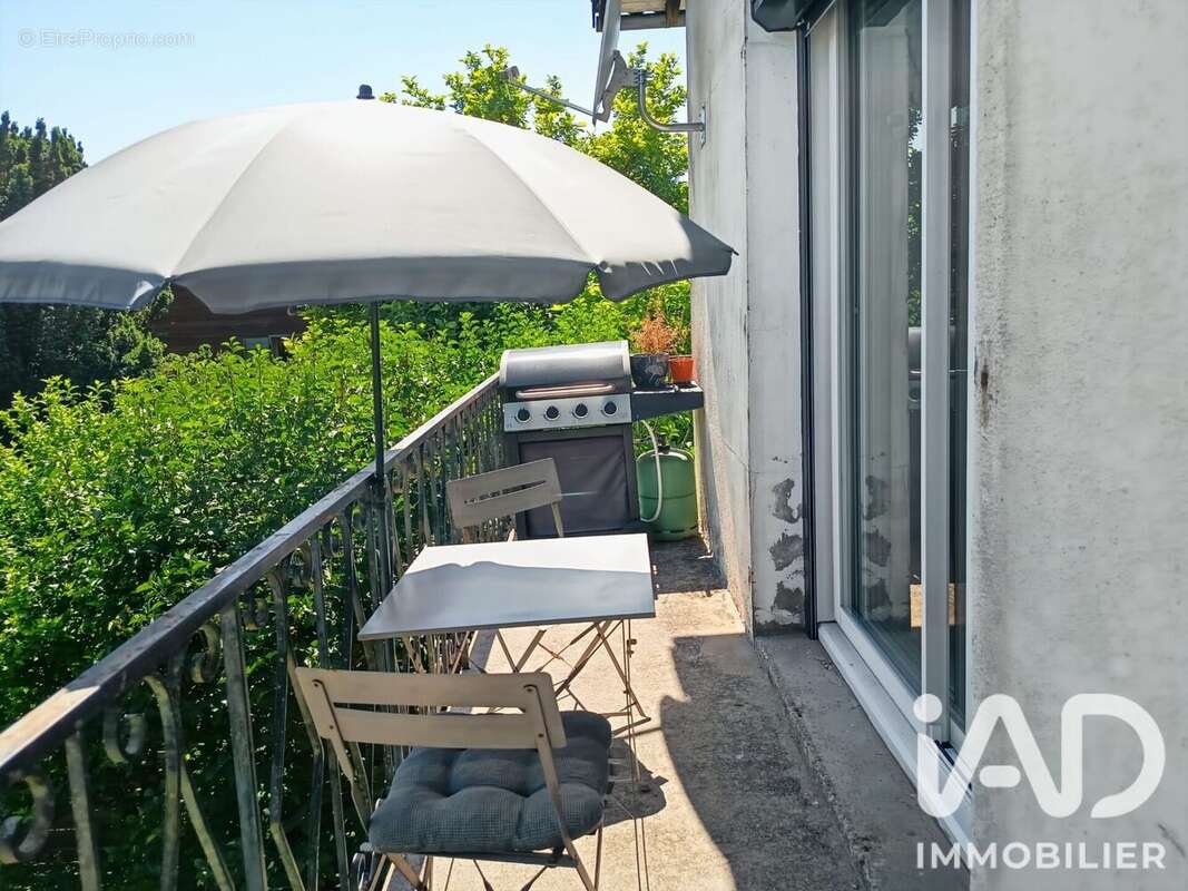 Maison 99 m² à Saint-Priest-De-Gimel  - photo 5