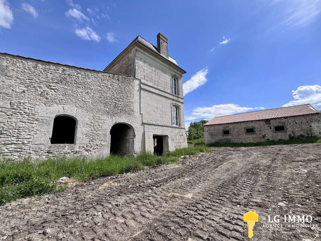 Maison à SAINT-DIZANT-DU-GUA