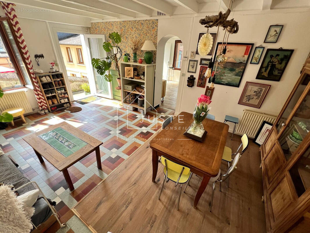 Maison à MALAUNAY