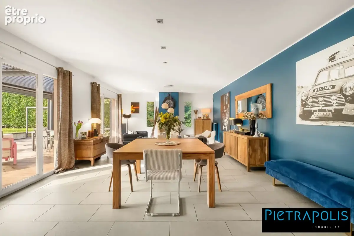 Maison 226 m² à La Tour-De-Salvagny  - photo 2