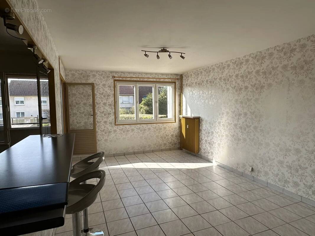 Appartement à MAINVILLIERS