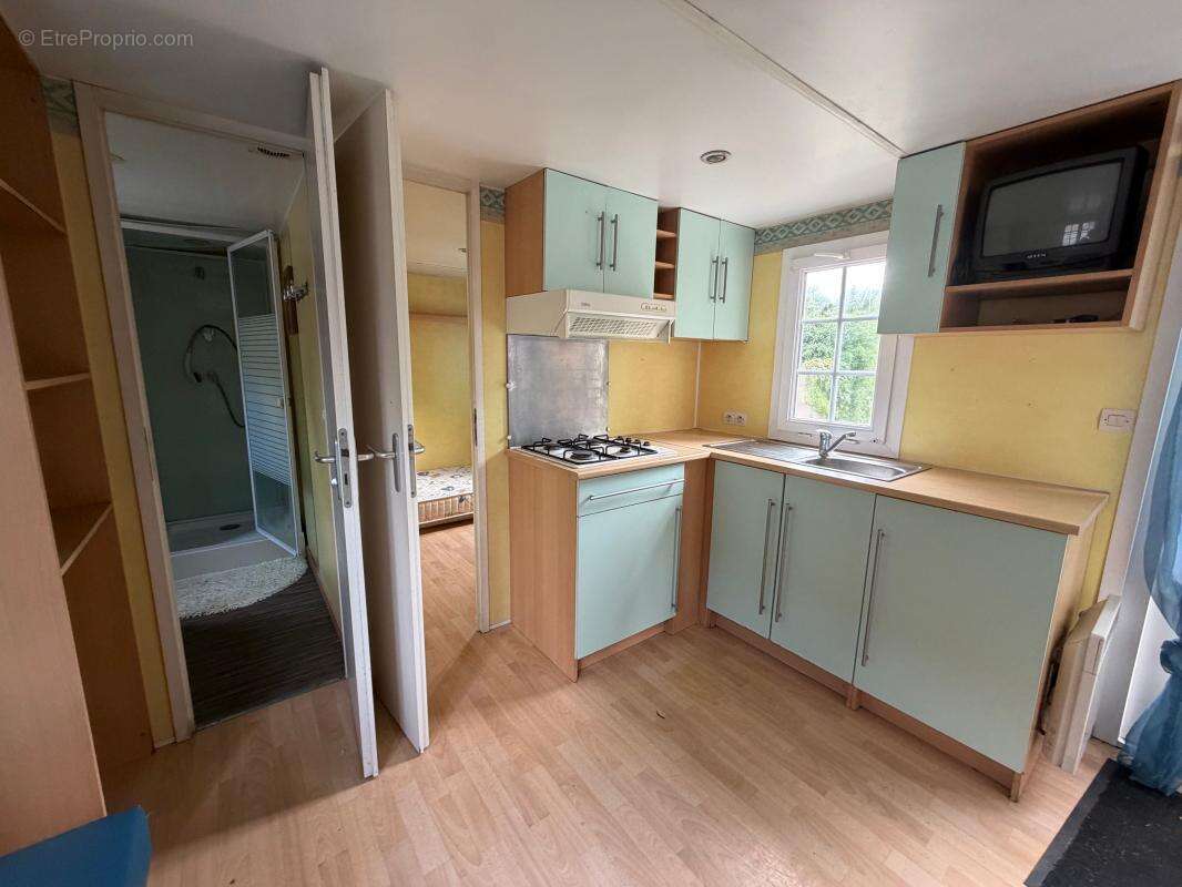 Maison ancienne de plus de 90 m² + bungalow T3 - À 7 min de la gare de Bueil - photo 12