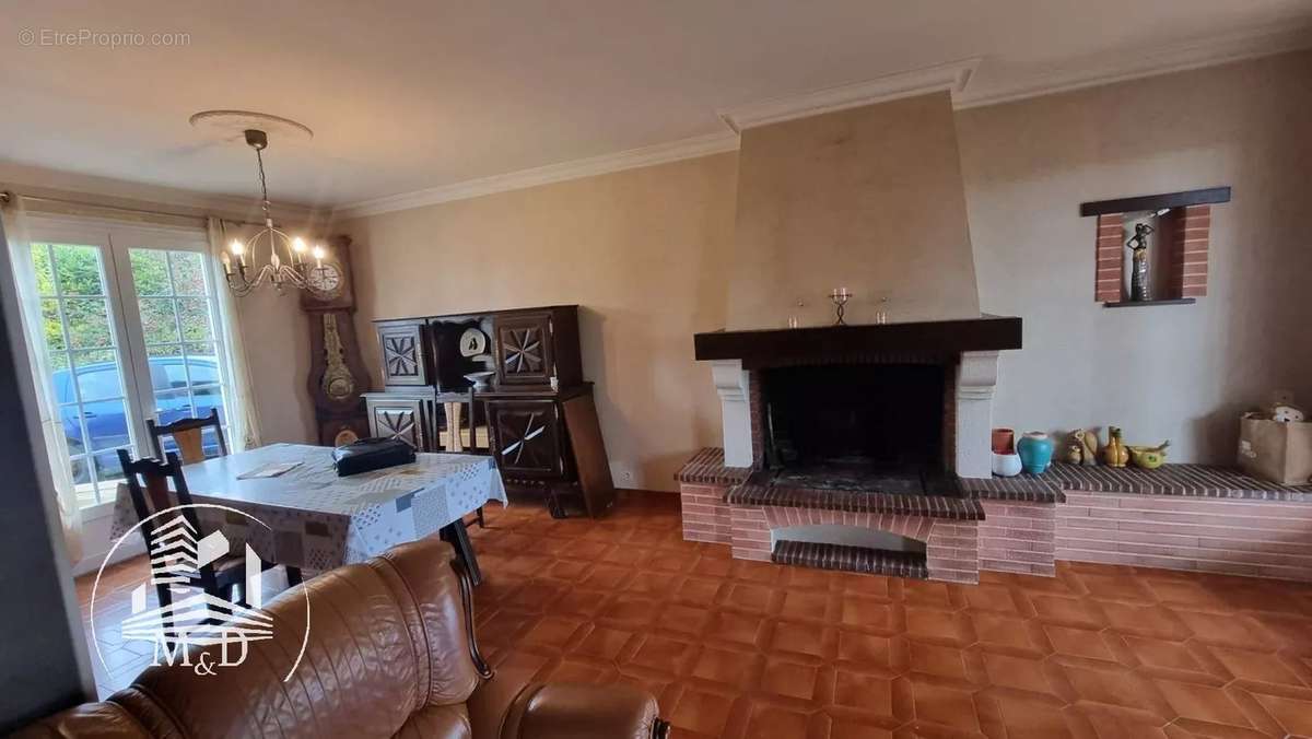 Maison à BEAUMONT-SUR-LEZE