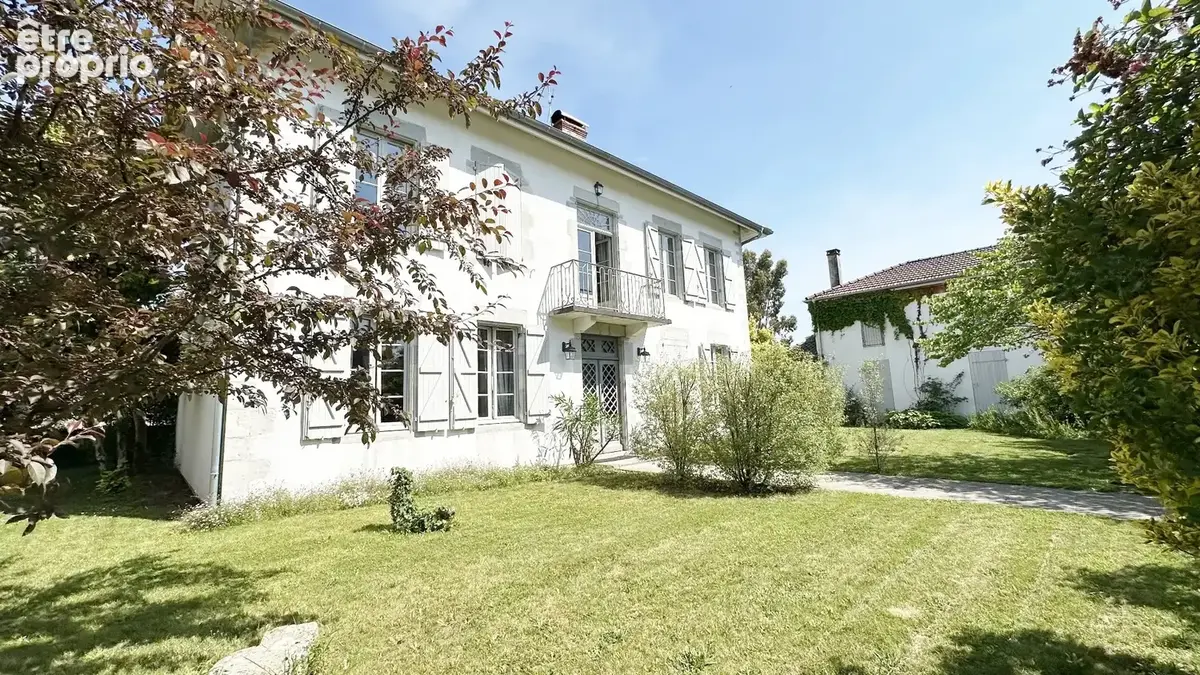 Maison de maitre de type t9 de 330 m2 avec piscine - photo 24