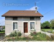 Maison à SAINT-JULIEN-SUR-REYSSOUZE
