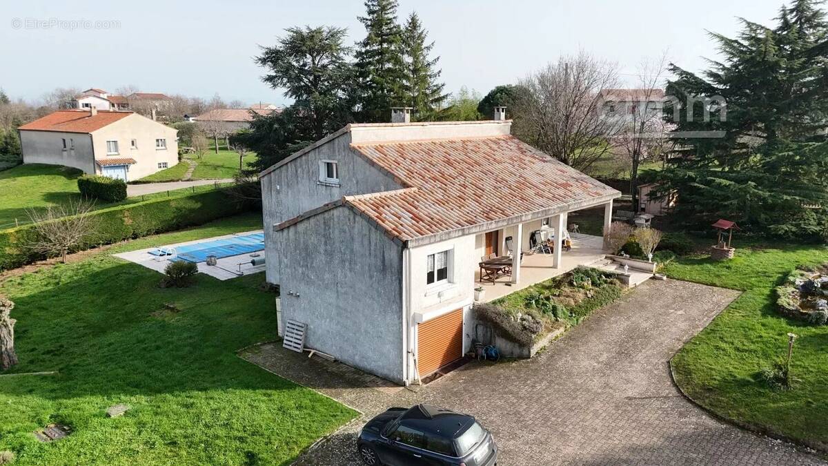 Maison à SAINT-PIERRE-DE-BOEUF