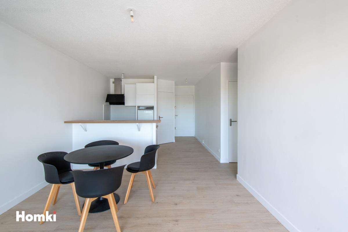 Appartement à MAUGUIO