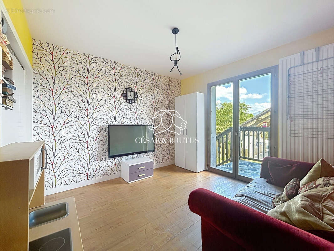 Chambre 1 - Maison à BELMONT-TRAMONET