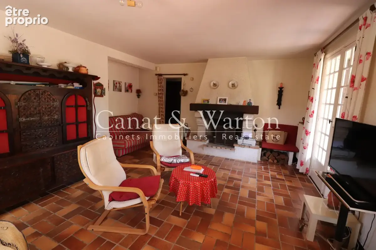 À gigaro: proche de la plage, villa de plain pied avec piscine - photo 3