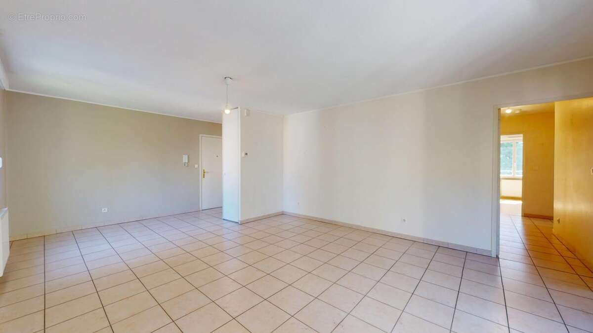  Lyon 9 - Vaise  T3 lumineux de 70.79m² avec balcon, cave et garage en option ! - photo 3