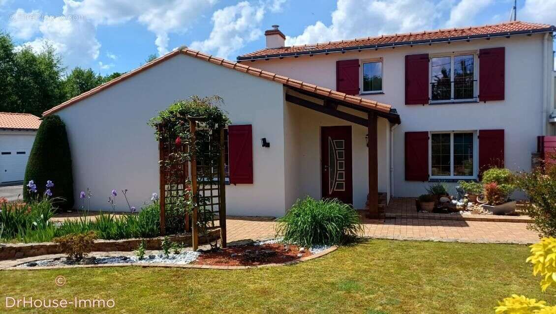 Maison à LEGE