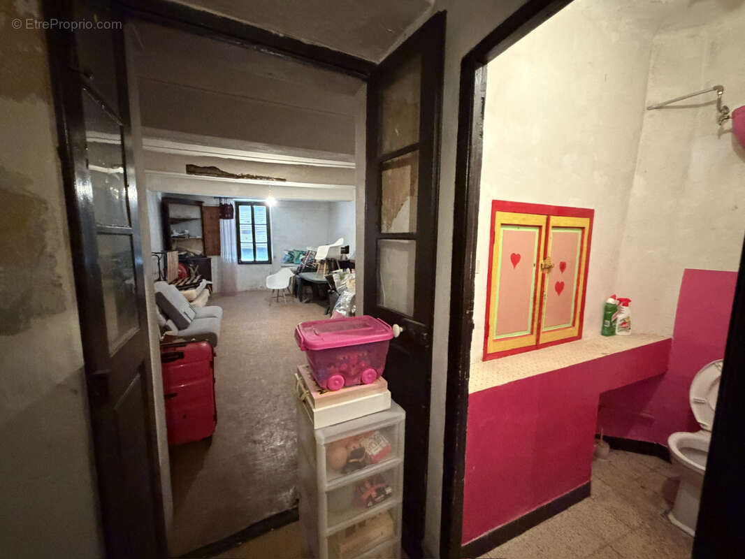 A rénover grande maison de village gros potentielle - photo 12