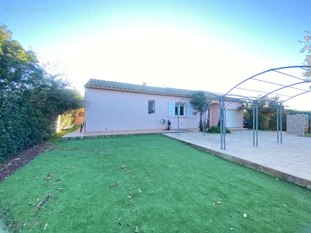 Villa de plain-pied avec piscine chauffée, pool house et prestations haut de gamme - photo 18