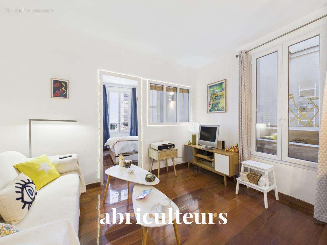 Appartement avec terrasse de 7m² en vente à  Paris 11e, Rue de la Fontaine au Roi (75011) - photo 4
