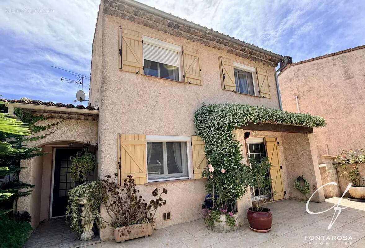 Maison à PUGET-SUR-ARGENS