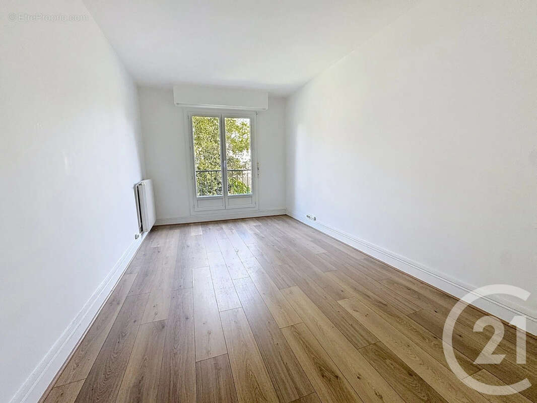 Appartement à SAINT-MAUR-DES-FOSSES