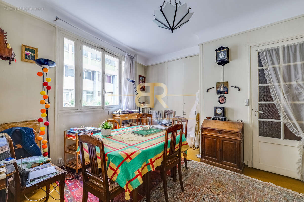 Appartement à PARIS-15E