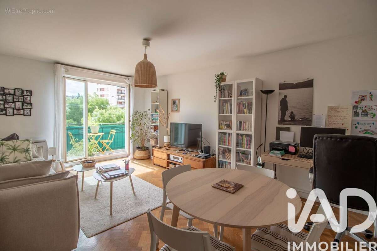 Photo 2 - Appartement à RUEIL-MALMAISON