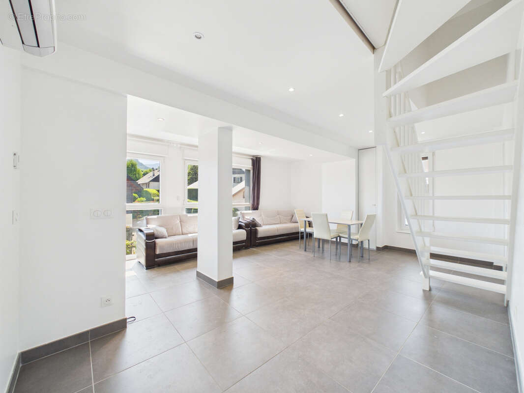 Appartement à BARBERAZ