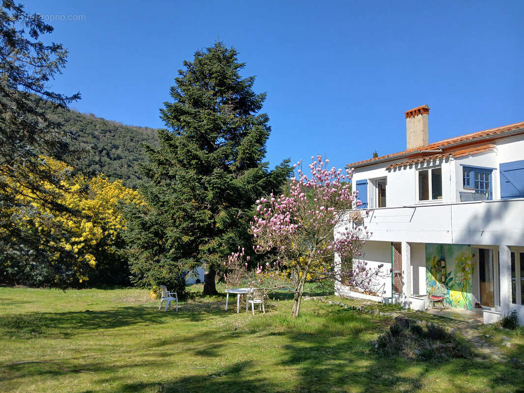 Maison à REYNES