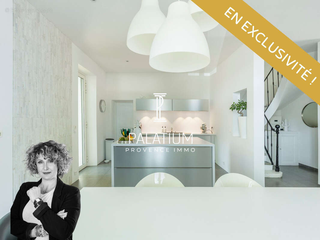 Maison 212 m² à Grans  - photo 6