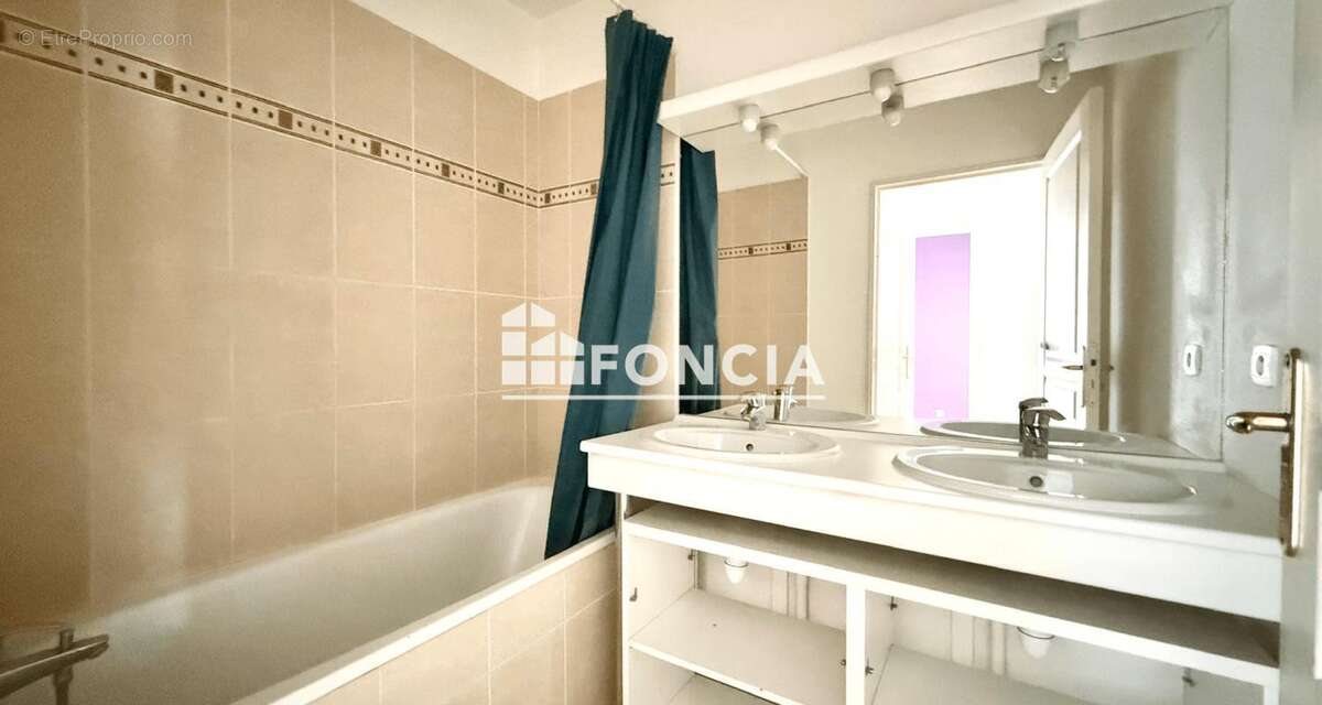 Appartement à SAINT-FONS