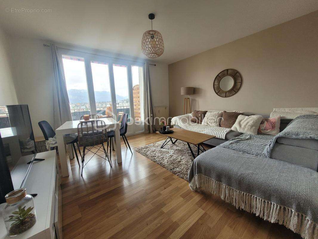 Appartement à VOIRON