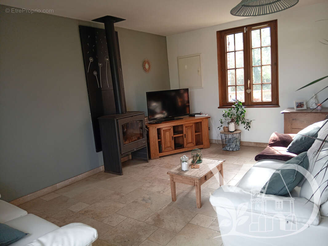 Maison à ONS-EN-BRAY