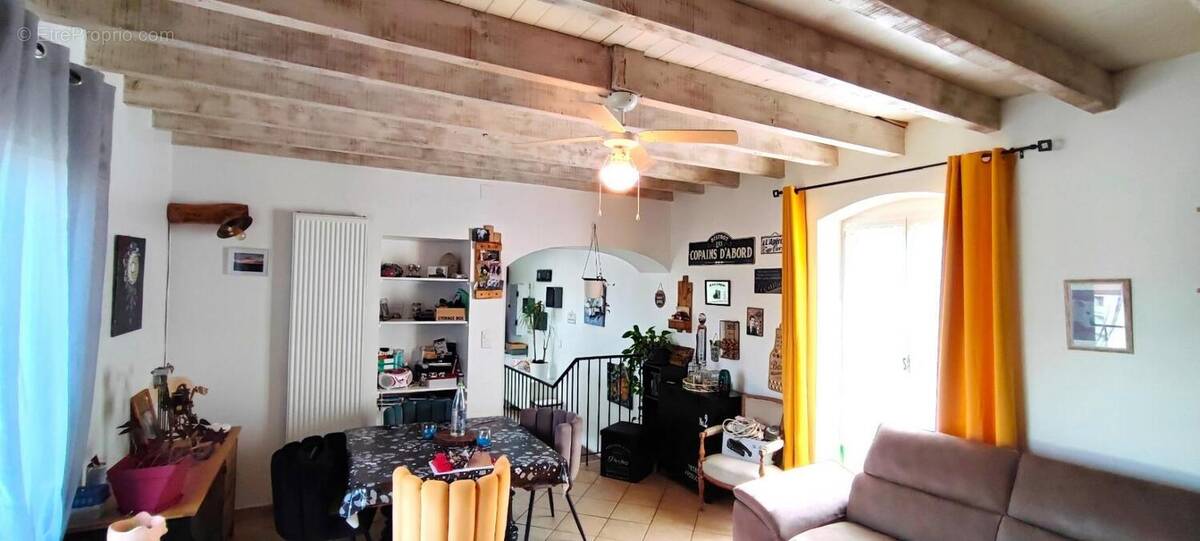 Maison à DECAZEVILLE