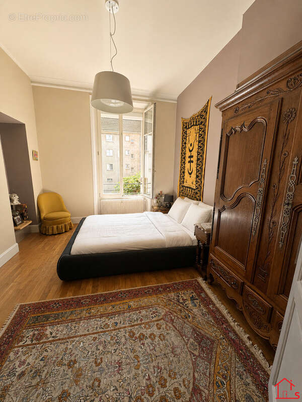 Avenue anatole france vaste appartement de caractere - photo 13