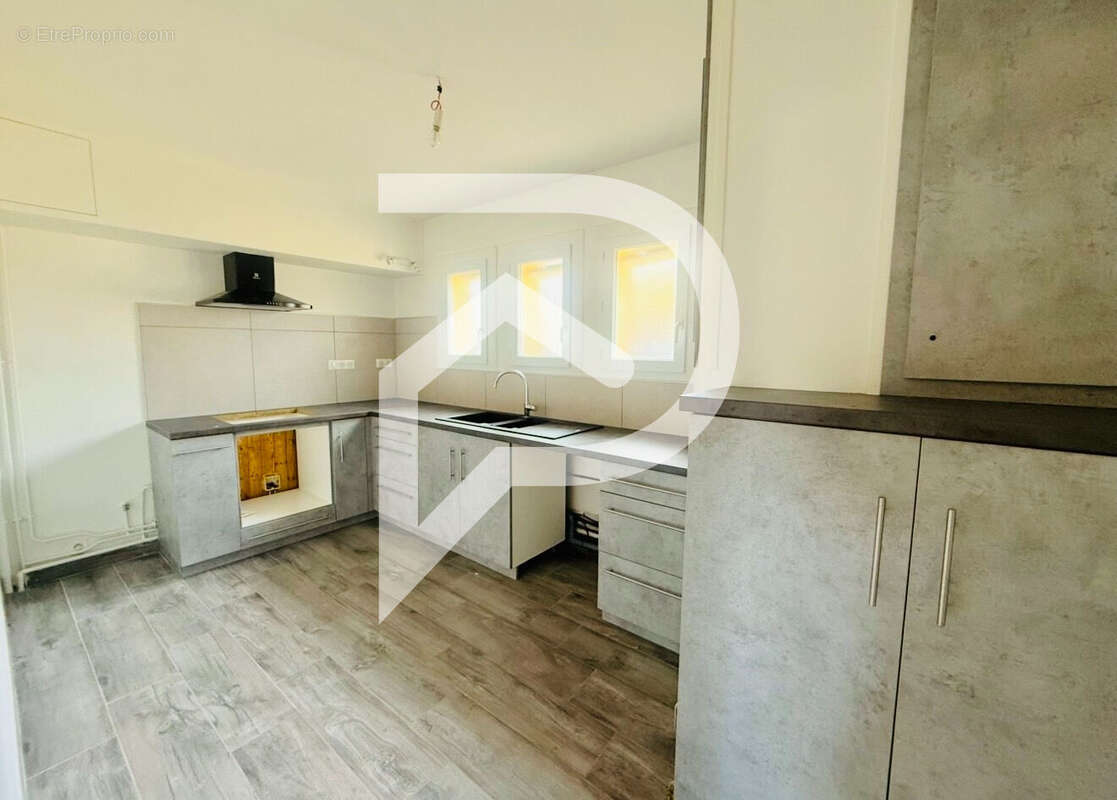 Appartement Artix 5 pièces 80 m² - photo 2