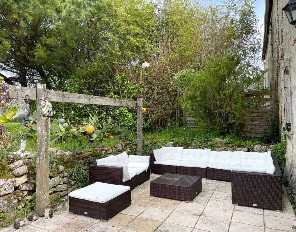 Maison à SAINT-JUST-LUZAC