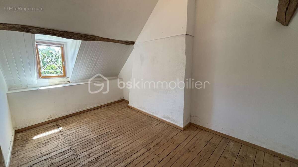 Maison à VILLENEUVE-L&#039;ARCHEVEQUE