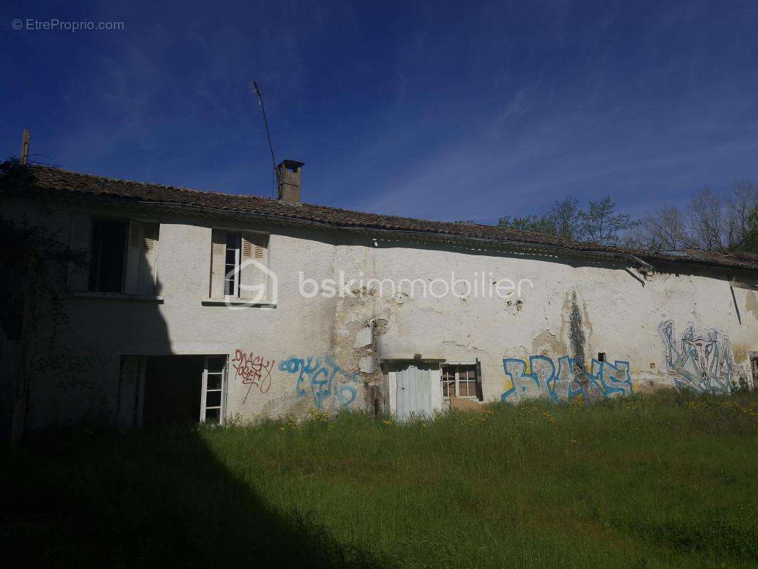 Maison à LES BORDES-SUR-ARIZE