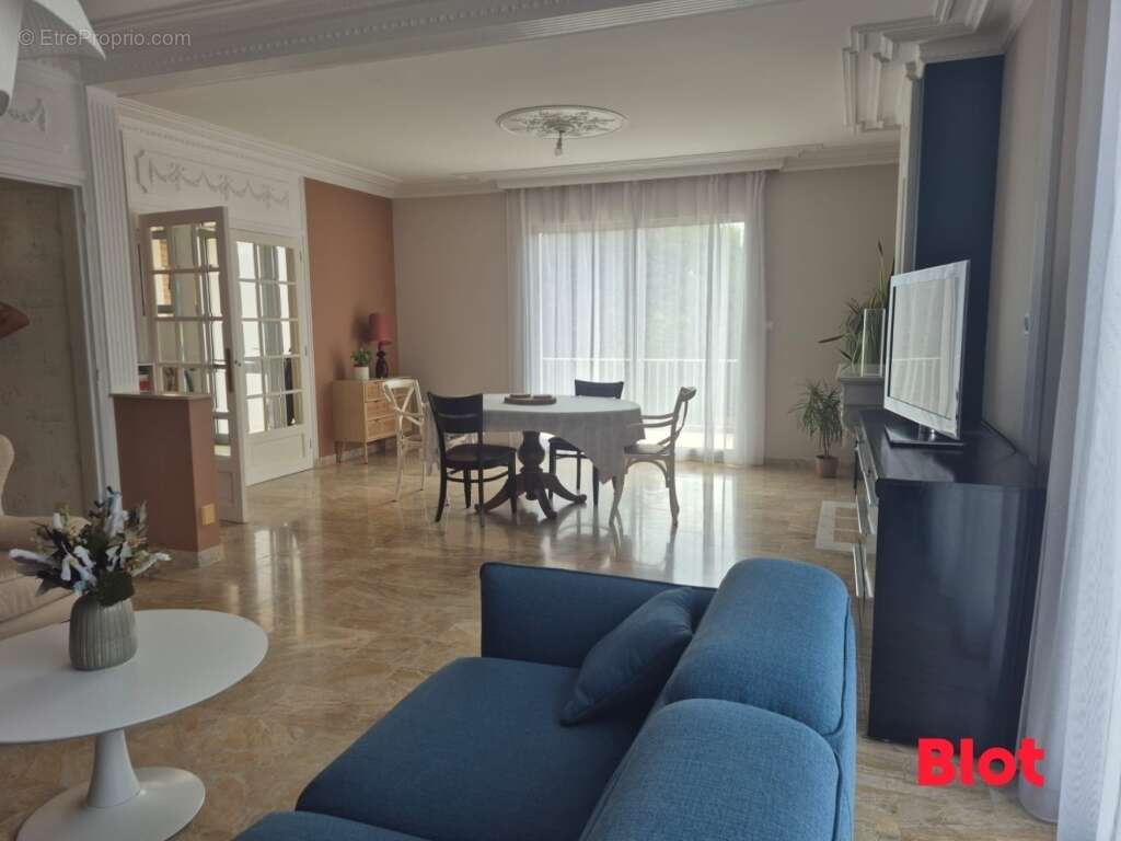 Maison 256 m² à Etrelles  - photo 3