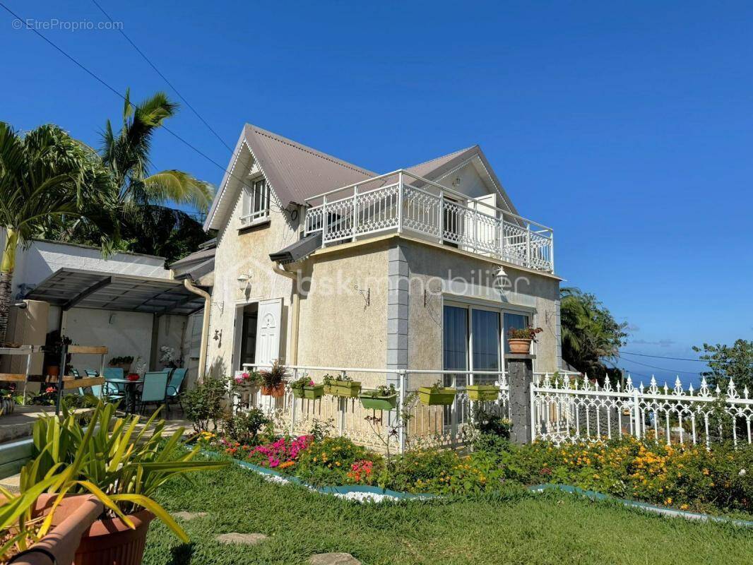 Maison à LES AVIRONS